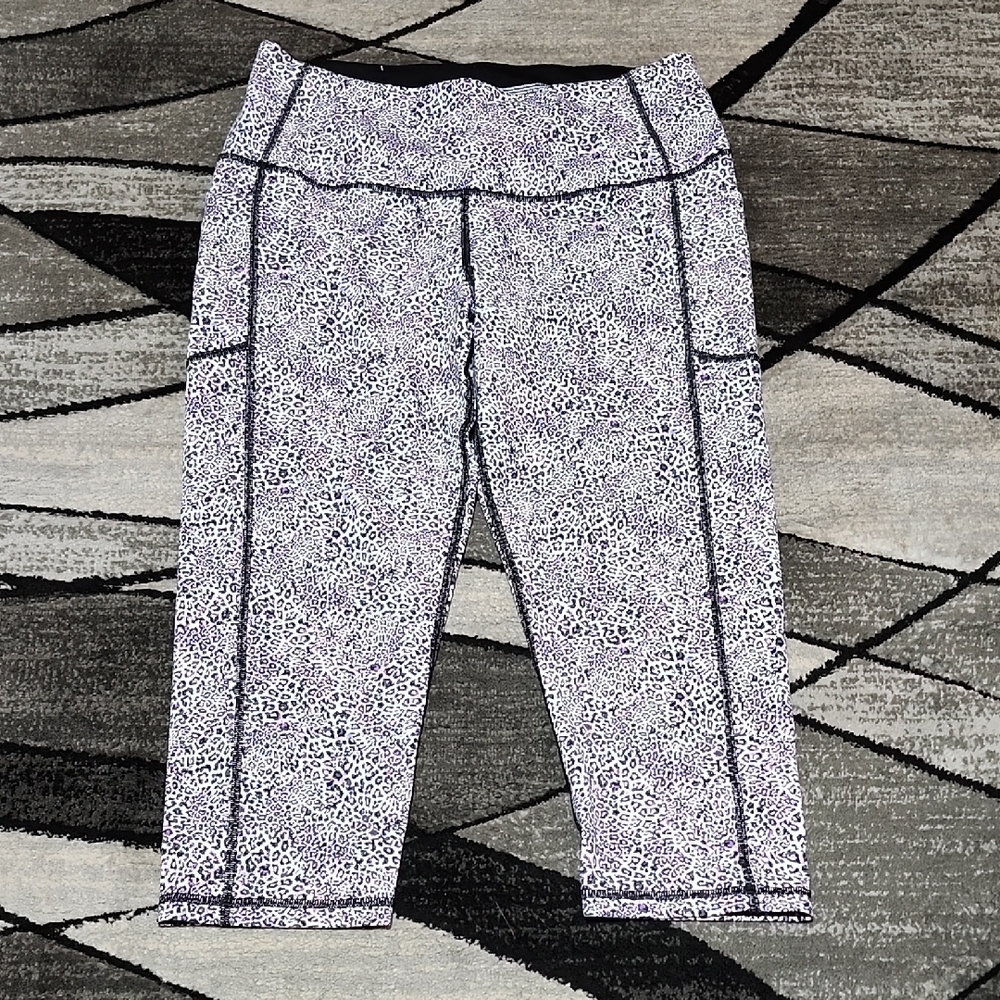 VICTORIA SPORT 2019 LEOPARD PRINT KNOCK-OUT BY VICTORIA SECRET CROP LEGGINGS XL